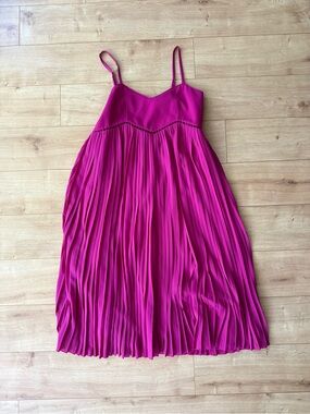 Trina Turk Fuchsia Pleated Midi Dress Size 6 Sleeveless Spaghetti Strap